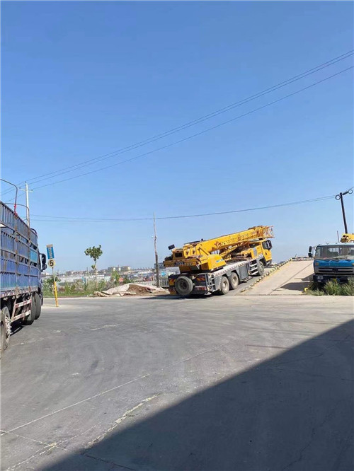 武隆区25吨吊车的租赁价格大概是多少？