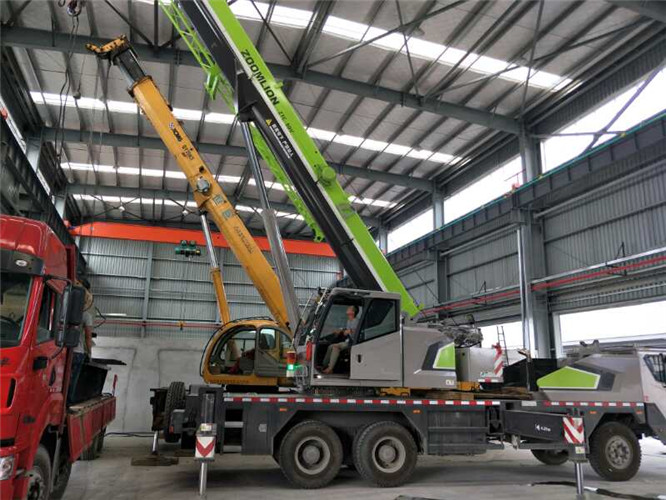 武隆区高空车出租需要注意哪些安全事项？