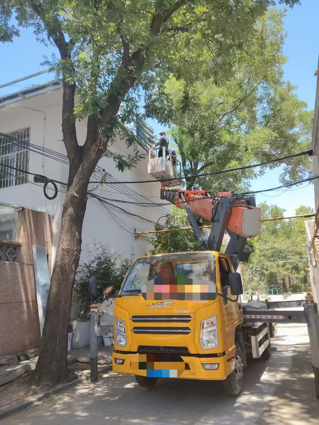 武隆区高空作业车能吊装重物吗？最大承载多少公斤？